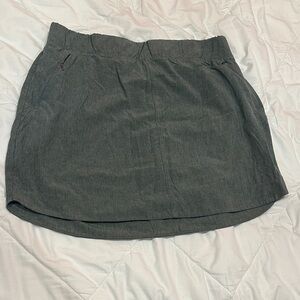 NWOT Gray Women's Skirt size L
